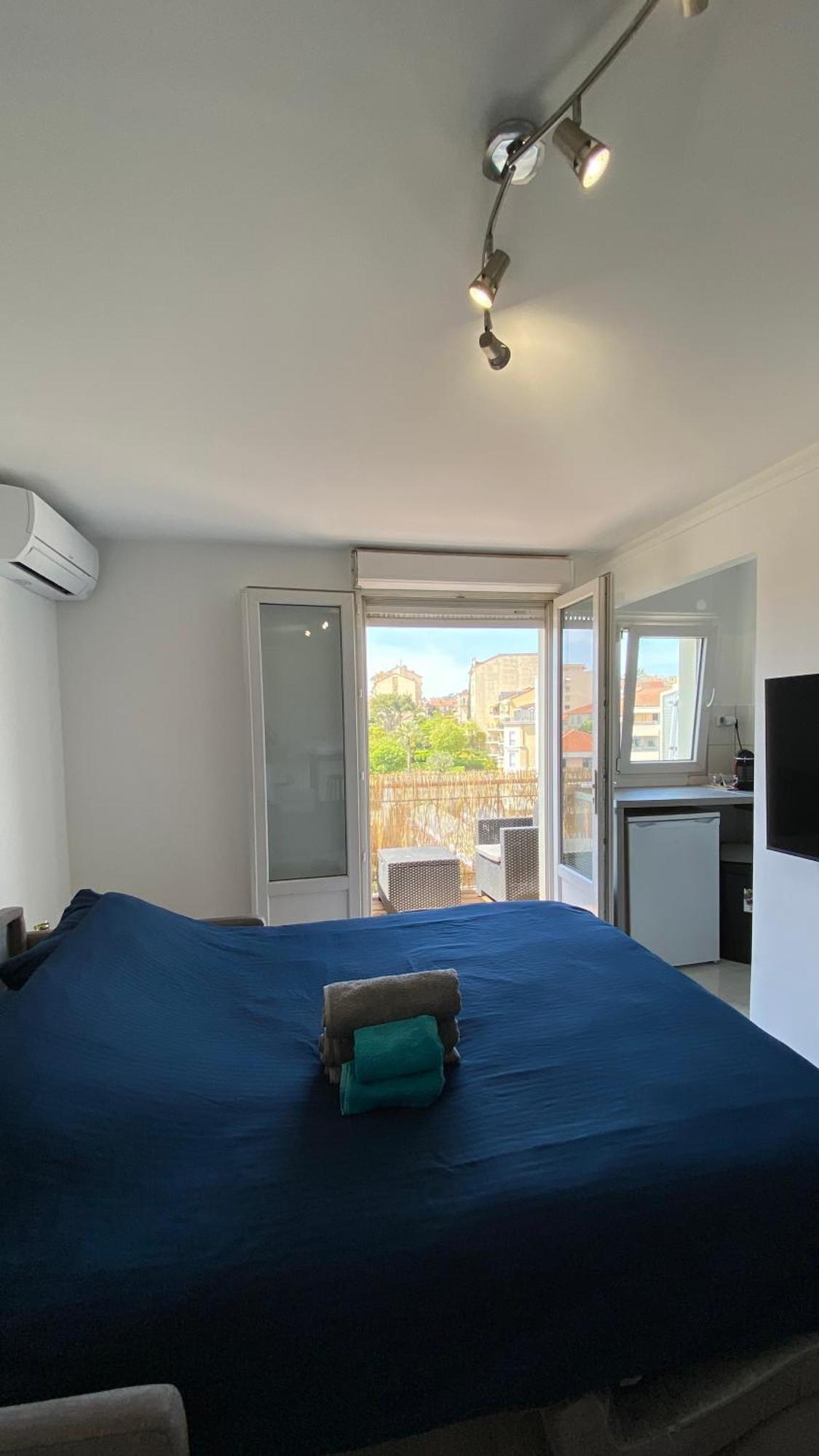 Superbe Studio Proche Palais Et Plages A Pieds Cannes Zewnętrze zdjęcie